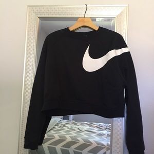 Nike Women’s Crop Sweatshirt